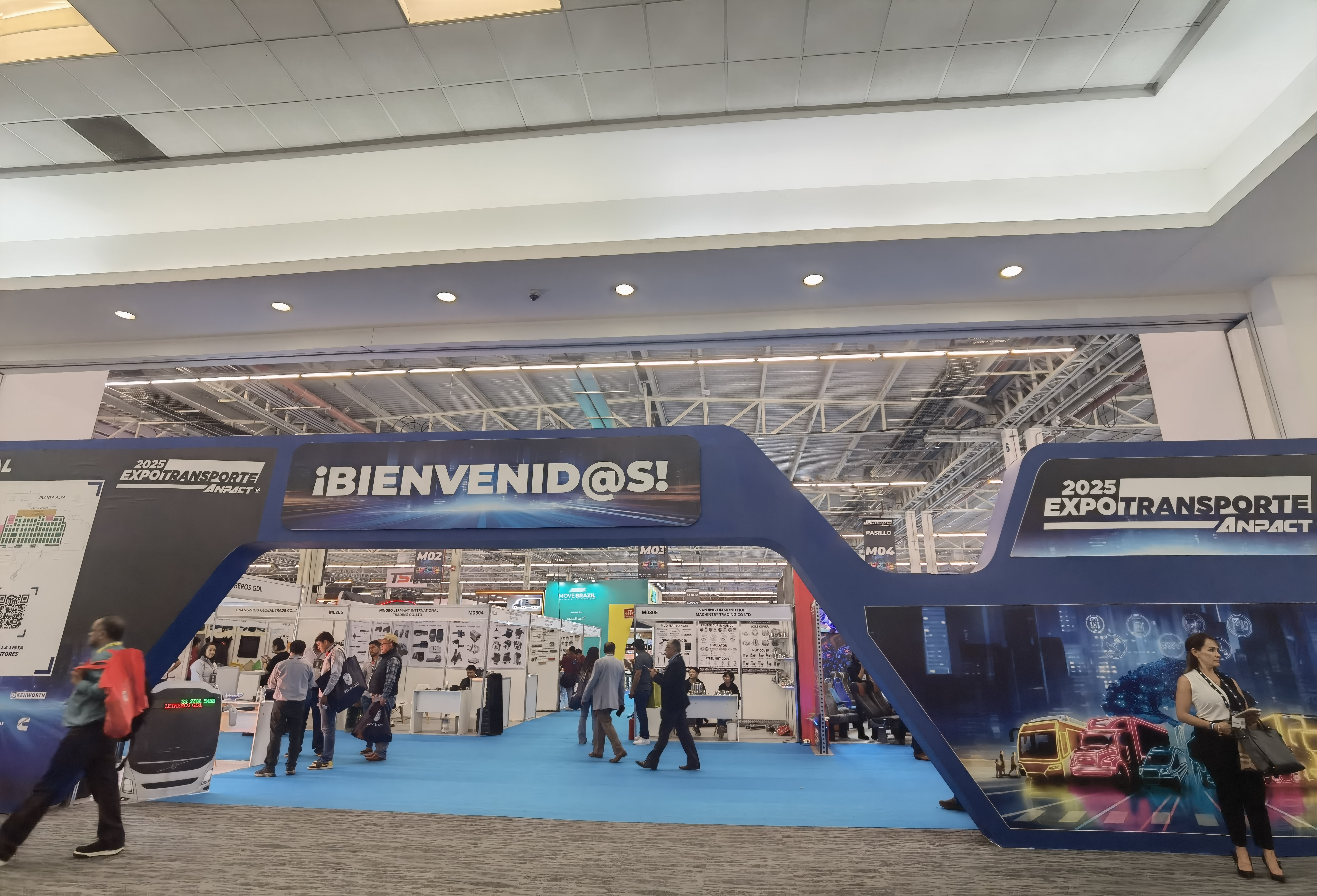 F&aacute;brica de luzes automotivas, empresa, fabricante, fabricada na China, luz traseira, luz de trabalho, luz lateral, luz de caminh&atilde;o