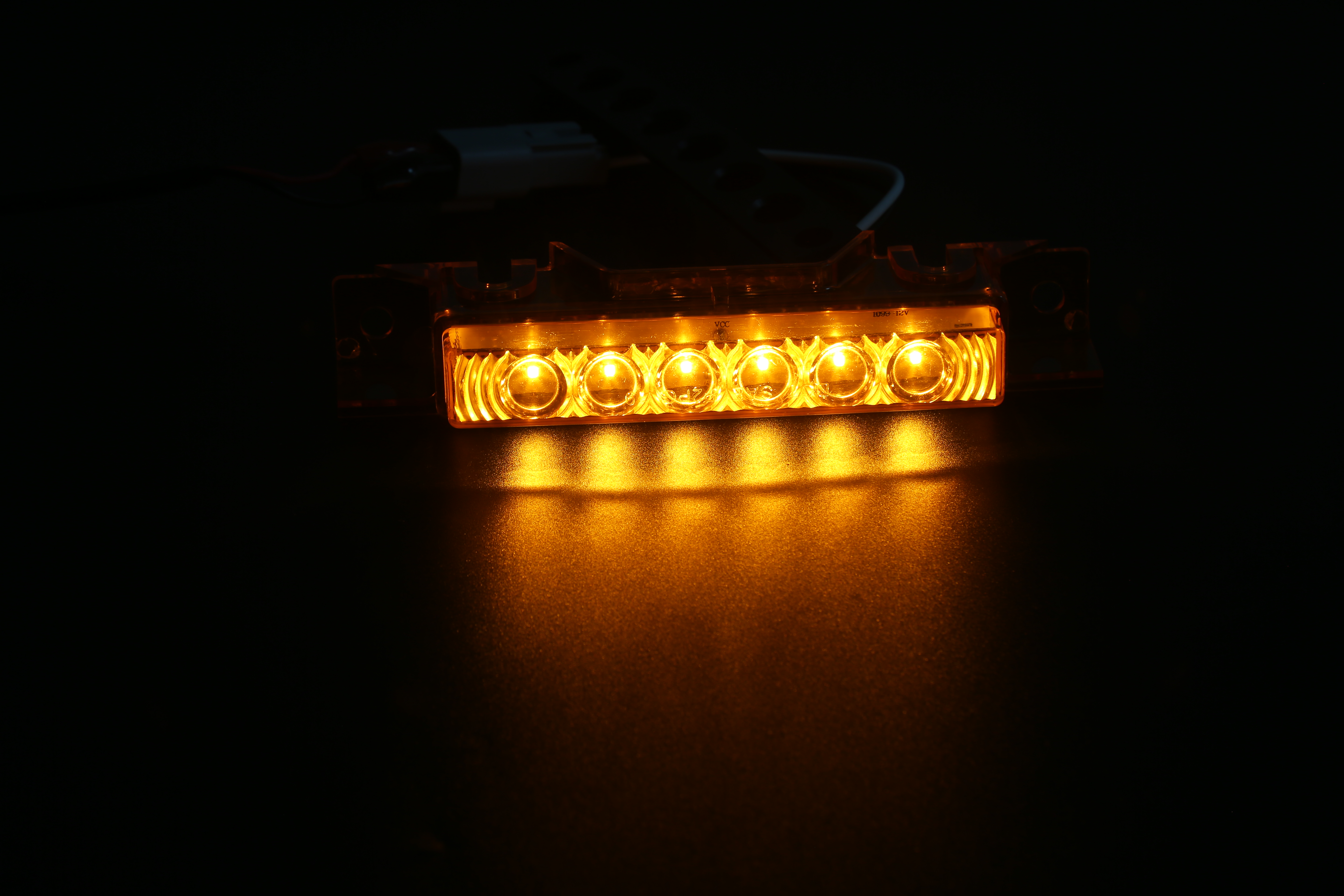 F&aacute;brica de luzes automotivas, empresa, fabricante, fabricada na China, luz traseira, luz de trabalho, luz lateral, luz de caminh&atilde;o