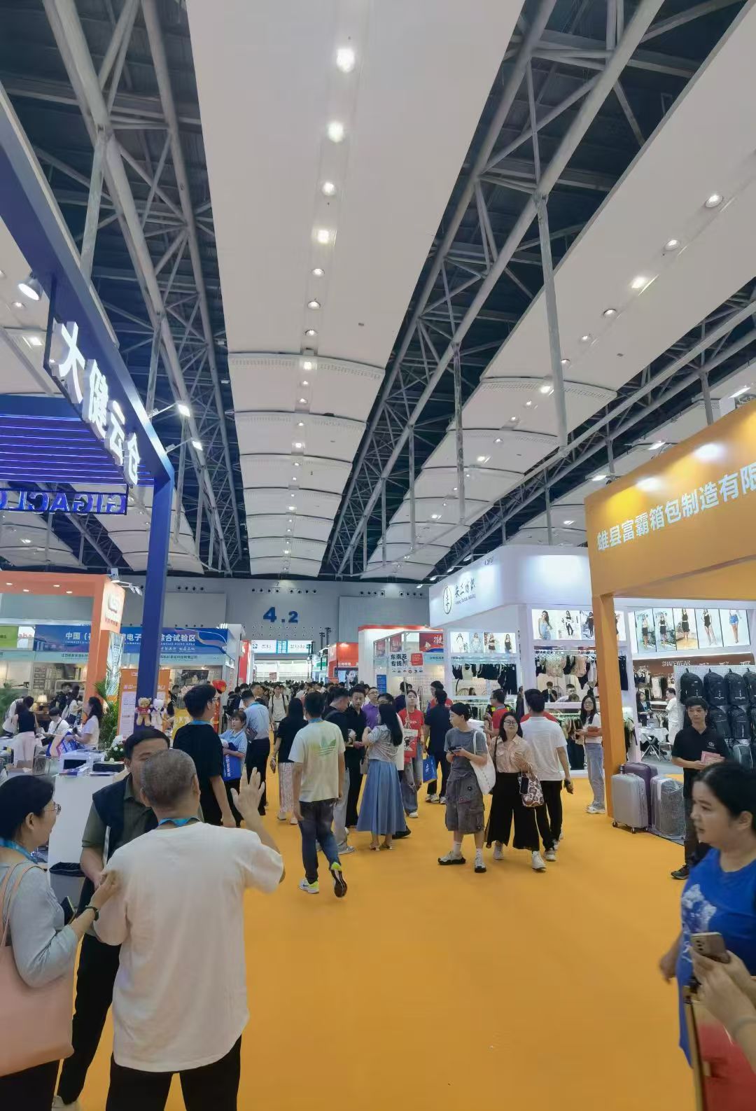 F&aacute;brica de luzes de carros, empresa, fabricante, fabricada na China, luz traseira, luz de trabalho, luz lateral, luz do caminh&atilde;o